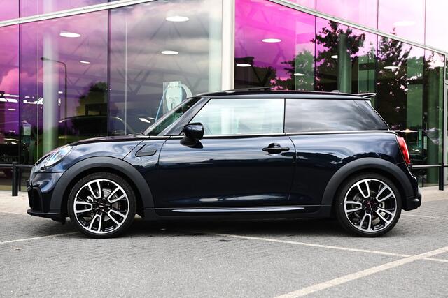 Mini John Cooper Works Hatchback Cooper / Panoramadak / JCW Sportstoelen / Comfort Access / Head-Up / Stuurverwarming / 18" LMV