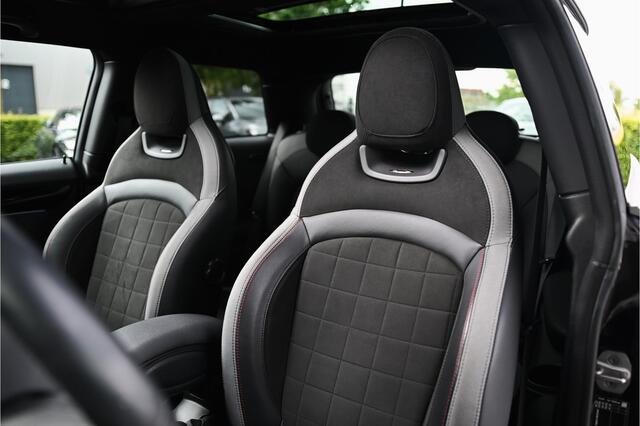 Mini John Cooper Works Hatchback Cooper / Panoramadak / JCW Sportstoelen / Comfort Access / Head-Up / Stuurverwarming / 18" LMV