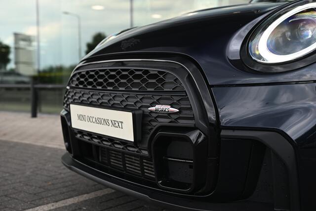 Mini John Cooper Works Hatchback Cooper / Panoramadak / JCW Sportstoelen / Comfort Access / Head-Up / Stuurverwarming / 18" LMV