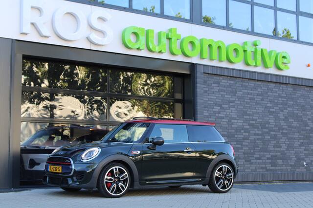 Mini John Cooper Works Mini 2.0 | NAP! | 1E EIG | PANO | H/K | HUD | CAMERA | STOELVERWARMING |