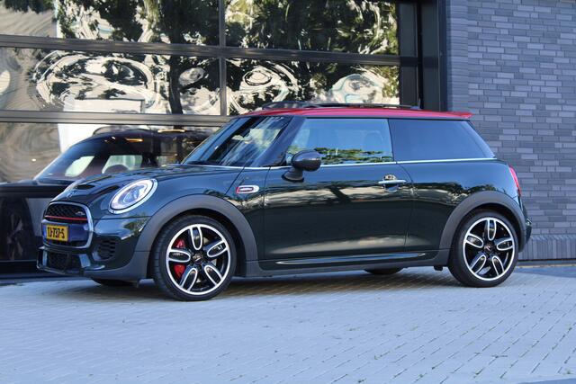 Mini John Cooper Works Mini 2.0 | NAP! | 1E EIG | PANO | H/K | HUD | CAMERA | STOELVERWARMING |