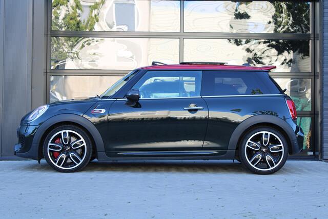 Mini John Cooper Works Mini 2.0 | NAP! | 1E EIG | PANO | H/K | HUD | CAMERA | STOELVERWARMING |