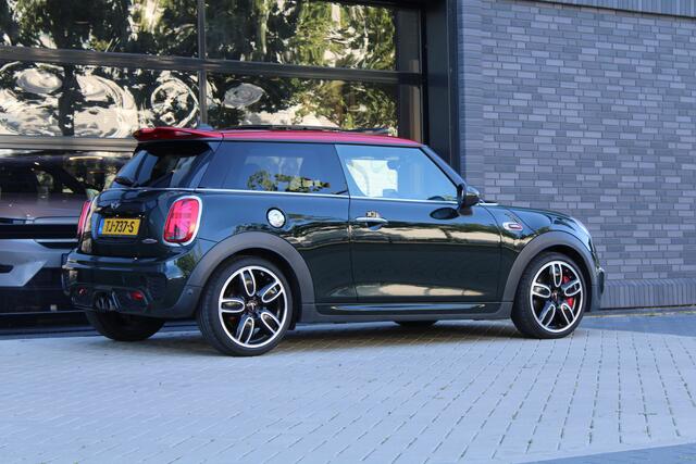 Mini John Cooper Works Mini 2.0 | NAP! | 1E EIG | PANO | H/K | HUD | CAMERA | STOELVERWARMING |