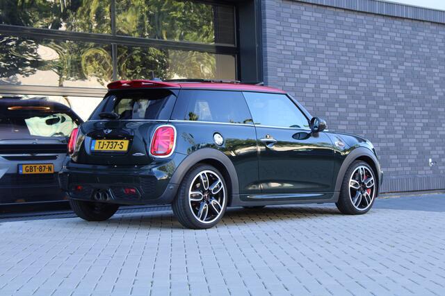 Mini John Cooper Works Mini 2.0 | NAP! | 1E EIG | PANO | H/K | HUD | CAMERA | STOELVERWARMING |