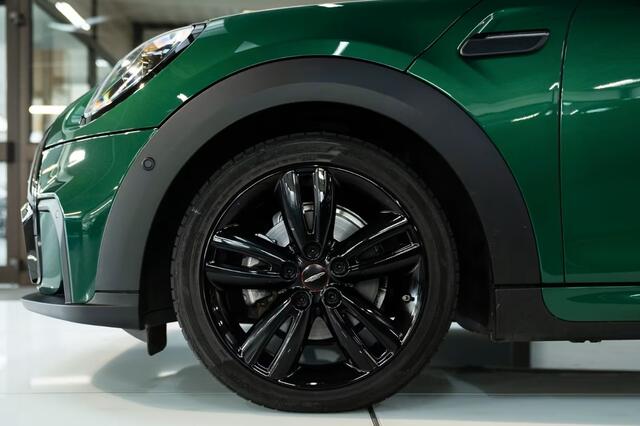 Mini John Cooper Works 1.5 Cooper ** LED, JCW SPORTST, PANORAMA, ACC, HuD, VERW. STUUR ** 1e EIG - 24.550km. - UNFALLFREI ** ** INFORMEER OOK NAAR ONZE AANTREKKELIJKE FINANCIAL-LEASE TARIEVEN **