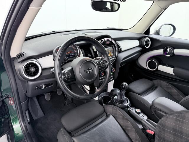 Mini John Cooper Works Mini 1.5 Chili JCW Business Turbo 136pk 1/2 Leer+Sportstoel+Verwarmd 17" Dual-ECC LED Mini-Driving-Modes PDC Teleservice Voetgangersbesch. EURO 6 Keurige Mini! slechts 47 euro wegenbelasting