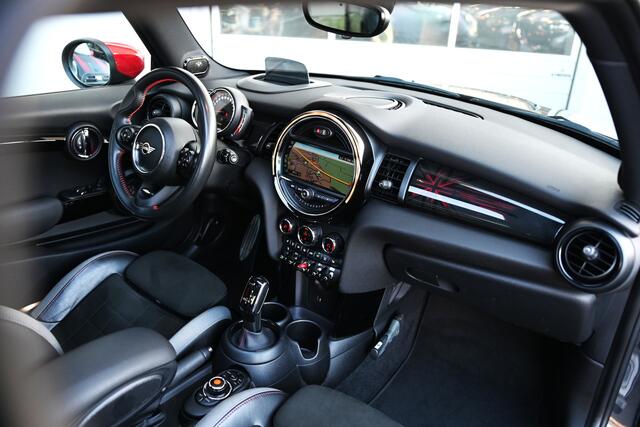 Mini John Cooper Works Hatchback Chili Automaat / Panoramadak / Achteruitrijcamera / JCW Sportstoelen / Head-Up / Adaptieve LED / Comfort Access / Active Cruise Control