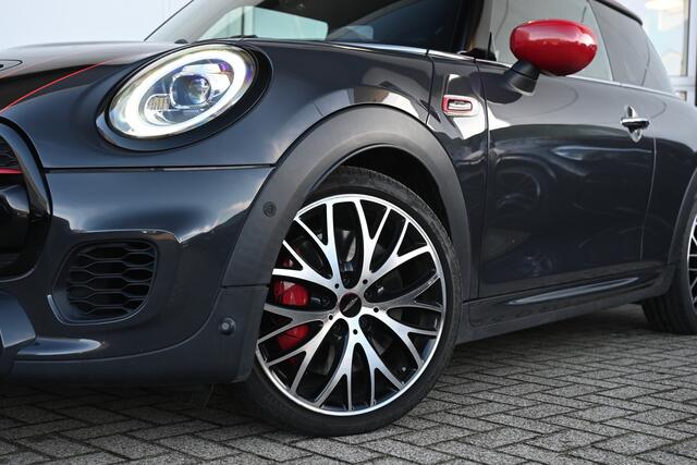 Mini John Cooper Works Hatchback Chili Automaat / Panoramadak / Achteruitrijcamera / JCW Sportstoelen / Head-Up / Adaptieve LED / Comfort Access / Active Cruise Control