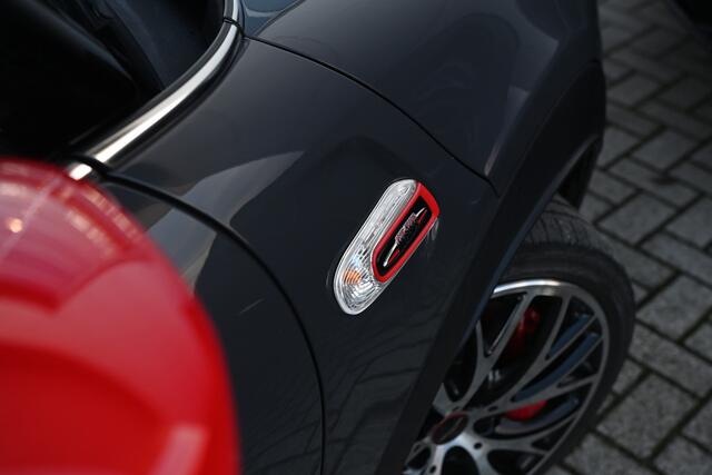 Mini John Cooper Works Hatchback Chili Automaat / Panoramadak / Achteruitrijcamera / JCW Sportstoelen / Head-Up / Adaptieve LED / Comfort Access / Active Cruise Control