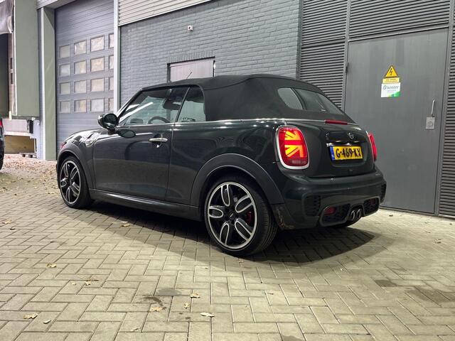 Mini John Cooper Works Mini Cabrio 2.0 Chili | Head-Up | Leder | Stoel+Voorruitverwarming | 18 Inch