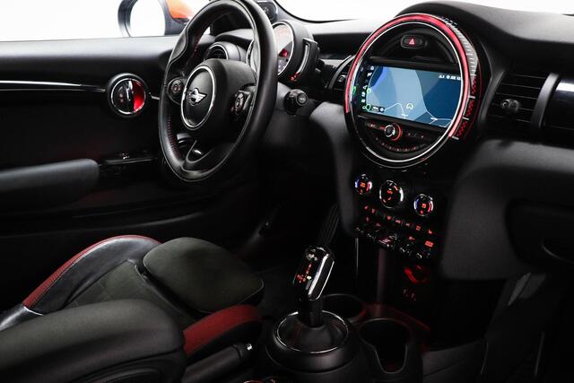 Mini John Cooper Works Mini 2.0 Chili | PARK ASSIS PACK | HALF LEDER | STOELVERWARMING | APPLE | NAVIGATIE