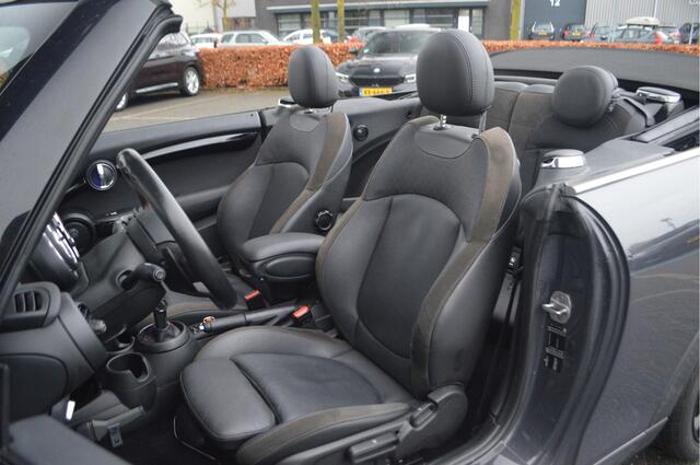 Mini John Cooper Works Cabrio S Cooper Automaat / Sportonderstel / LED / Harman-Kardon / Comfortstoelen / Stoelverwarming / Airconditioning / Cruise Control / Navigatie
