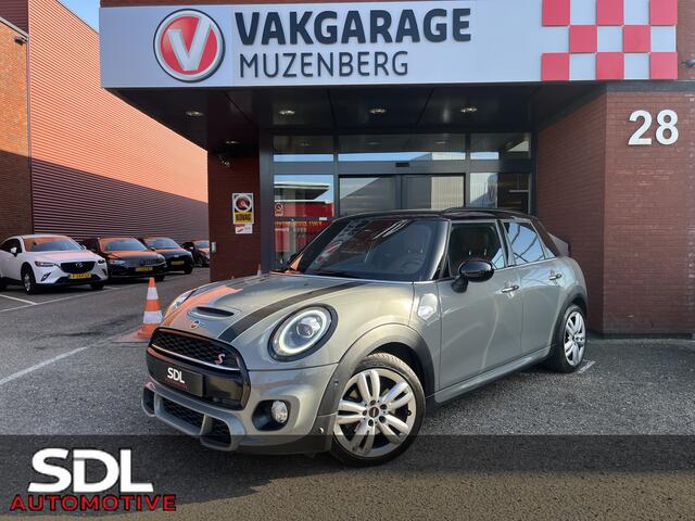 Mini John Cooper Works Mini 2.0 S JCW // SCHUIF-KANTELDAK // LEDER // HARMAN&KARDON AUDIO // STOELVERWARMING // KEYLESS // NAVI+CARPLAY // LED //