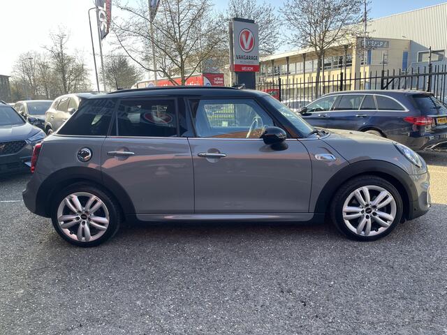 Mini John Cooper Works Mini 2.0 S JCW // SCHUIF-KANTELDAK // LEDER // HARMAN&KARDON AUDIO // STOELVERWARMING // KEYLESS // NAVI+CARPLAY // LED //