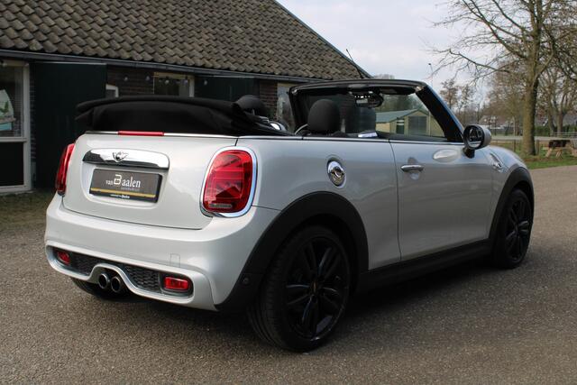Mini John Cooper Works Mini Cabrio 2.0 S 192Pk JCW AUTOMAAT XENON UNION JACK NAVI ECC 96000KM!!!