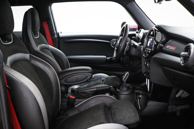 Mini John Cooper Works Mini 2.0 GP Pink Edition | COMFORT PACK | DAB | APPLE | DRAADLOZE LADER | NAVIGATIE