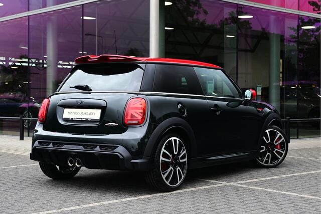 Mini John Cooper Works Hatchback Automaat / Sportstoelen / Comfort Access / Stoelverwarming / Adaptieve LED / Head-Up / Cruise Control