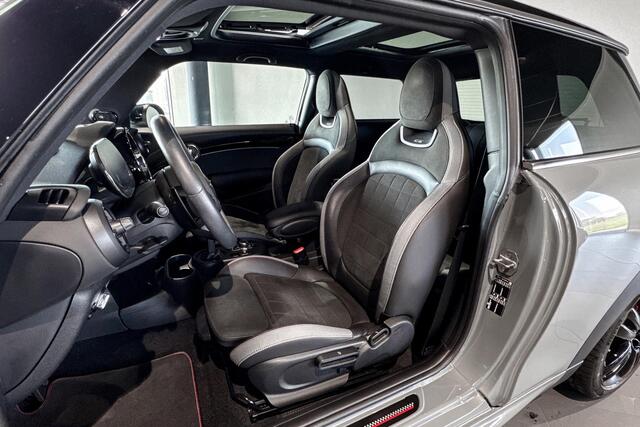 Mini John Cooper Works 3-deurs 2.0 JCW Pack | Glazen Panoramadak | Comfort Access | Harman Kardon | Head-Up Display |