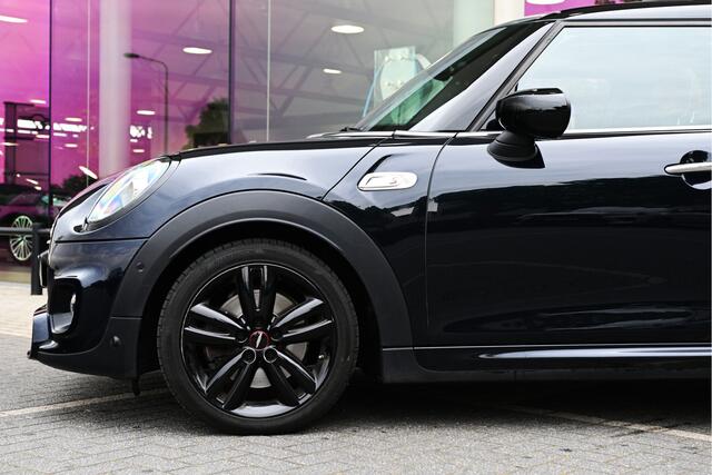 Mini John Cooper Works Hatchback S Hammersmith JCW Automaat / Panoramadak / LED / Harman-Kardon / Park Assistant / Stoelverwarming / Comfortstoelen / Comfort Access