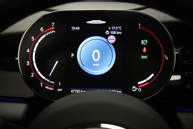 Mini John Cooper Works 3-Deurs 2.0 Classic | PRIMIUM PLUS PACK | MINI YOURS LEDER | PANORAMADAK | HEAD UP | STUURVERWARMING | DRAADLOZE LADER | 18"
