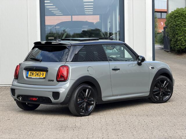 Mini John Cooper Works 3-Deurs 1.5 JCW | NL-auto/1e eign./Pano-schuifdak/harman&kardon/Apple Carplay/Keyless