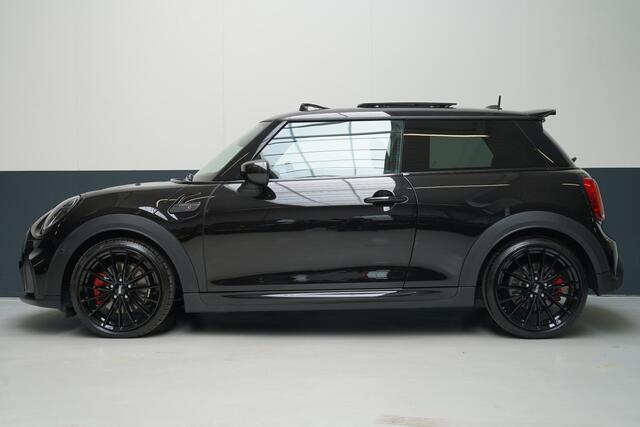 Mini John Cooper Works 2.0 S | Panoramadak | Carplay | Head-Up | H/K Sound | Black pack | Stoelverwarming