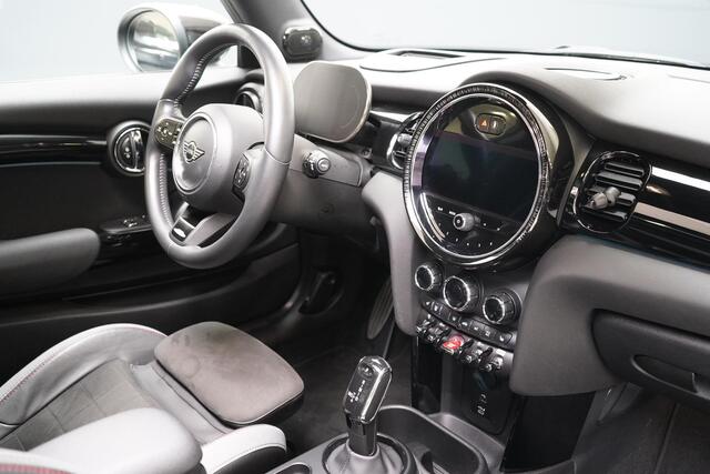 Mini John Cooper Works 2.0 S | Panoramadak | Carplay | Head-Up | H/K Sound | Black pack | Stoelverwarming