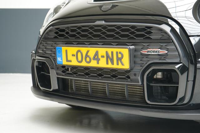 Mini John Cooper Works 2.0 S | Panoramadak | Carplay | Head-Up | H/K Sound | Black pack | Stoelverwarming