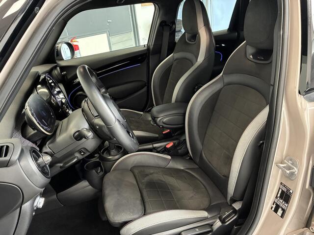 Mini John Cooper Works 1.5 Cooper JCW | PANO | CAMERA | CARPLAY | MATRIX LED |