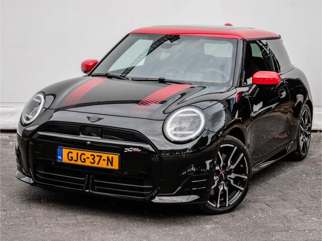 Mini John Cooper Works 3-Deurs E Cooper XL 40.7 kWh Panoramadak/ Head up/ Led/ Stoelmassage/ Harman-Kardon/ Camera/ Stoel-stuurverwarming
