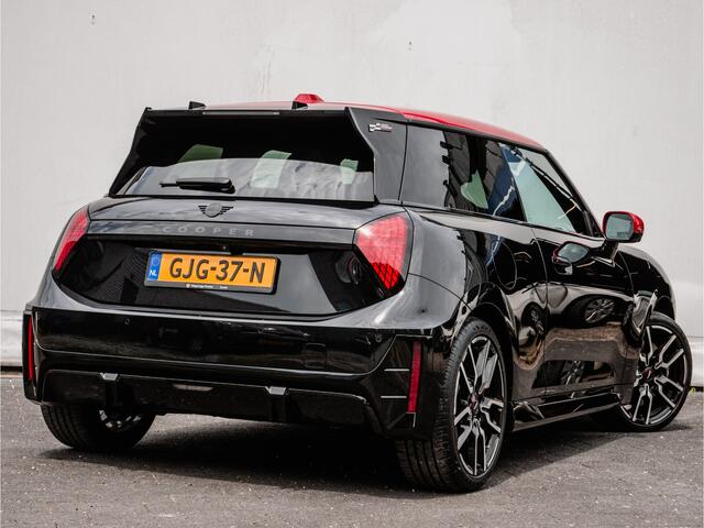 Mini John Cooper Works 3-Deurs E Cooper XL 40.7 kWh Panoramadak/ Head up/ Led/ Stoelmassage/ Harman-Kardon/ Camera/ Stoel-stuurverwarming