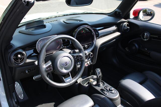 Mini John Cooper Works Cabrio Automaat / Sportstoelen / Comfort Access / Achteruitrijcamera / Active Cruise Control / Harman-Kardon / Head-Up