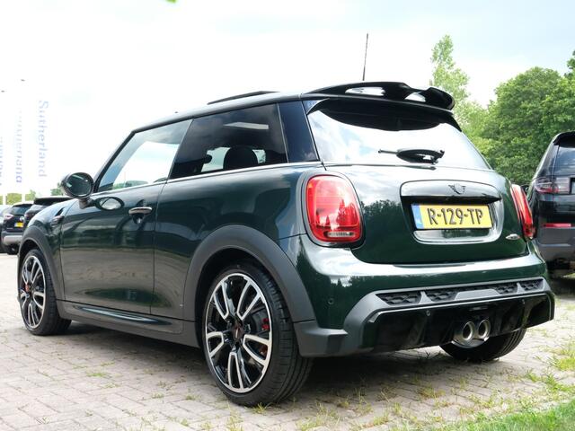 Mini John Cooper Works 3-Deurs 2.0 Essential 231 PK | BTW | Harman kardon | Leder | Panoramadak | Stuur & Stoelverwarming | Head-Up | Parkeersensoren | Full Options.