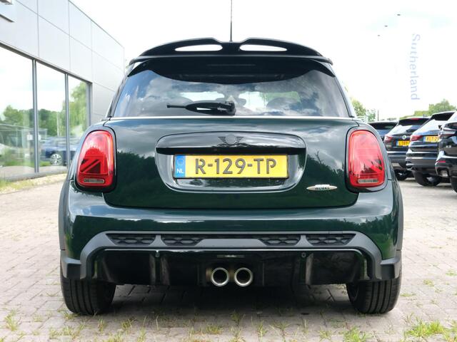 Mini John Cooper Works 3-Deurs 2.0 Essential 231 PK | BTW | Harman kardon | Leder | Panoramadak | Stuur & Stoelverwarming | Head-Up | Parkeersensoren | Full Options.