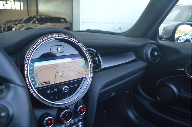 Mini John Cooper Works Cabrio S Cooper Automaat / Comfort Access / Achteruitrijcamera / Stoelverwarming / LED / 17" LM JCW Track Spoke zwart