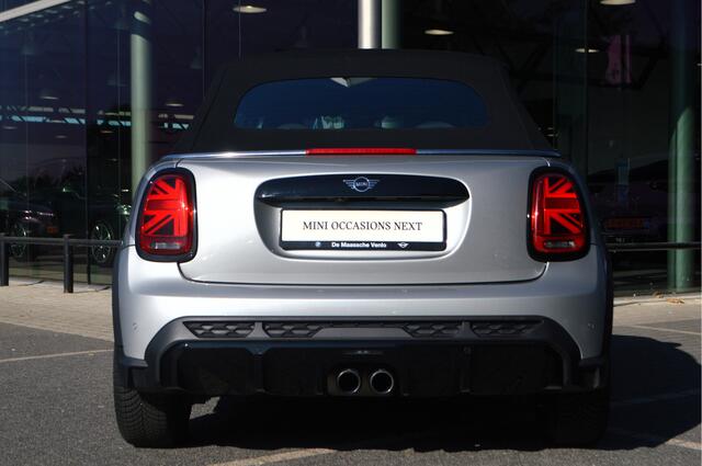 Mini John Cooper Works Cabrio S Cooper Automaat / Comfort Access / Achteruitrijcamera / Stoelverwarming / LED / 17" LM JCW Track Spoke zwart