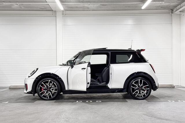 Mini John Cooper Works 3-deurs Cooper XL | Panoramadak | Harman/Kardon | Stuurwielverwarming | Driving Assistant Plus | Comfort Access