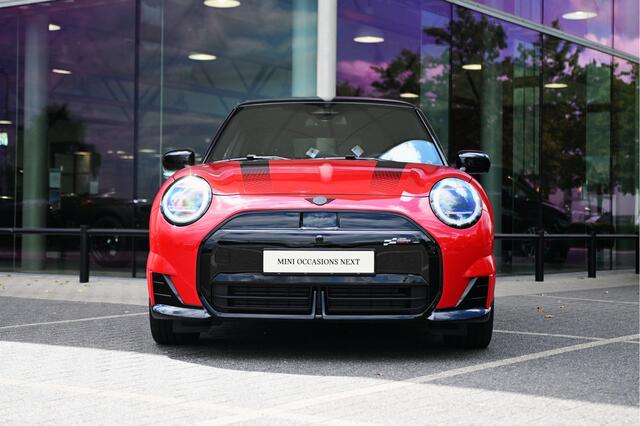 Mini John Cooper Works Hatchback / Pakket XL / 18" JCW Lap Spoke two-tone met sportbanden