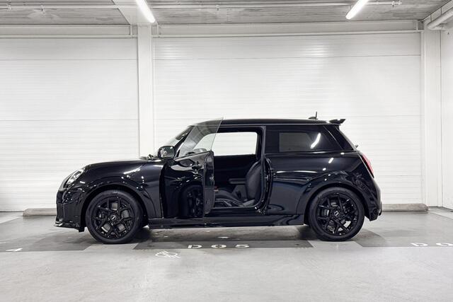 Mini John Cooper Works 3-deurs C Cooper | Pakket M | Comfort Access | Harman\Kardon | Stuurwielverwarming |