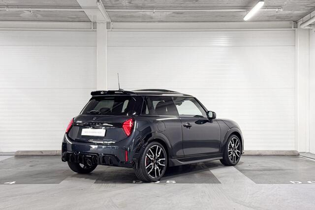 Mini John Cooper Works 3-Deurs JCW | Pakket L | Panoramadak | Harman/Kardon | Stuurwielverwarming |