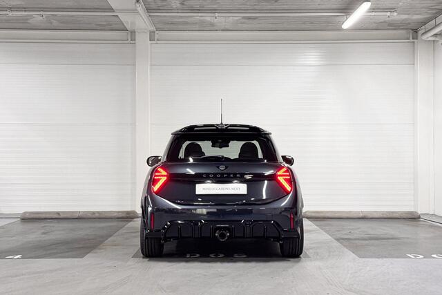 Mini John Cooper Works 3-Deurs JCW | Pakket L | Panoramadak | Harman/Kardon | Stuurwielverwarming |