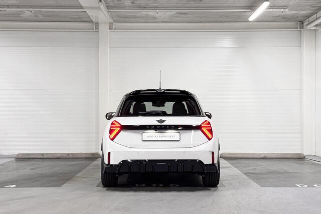 Mini John Cooper Works 5-Deurs S Cooper | Pakket XL | Stuurwielverwarming | Harman/Kardon | Panoramadak |