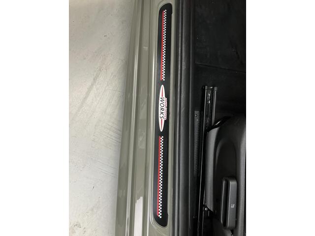 Mini John Cooper Works 3-Deurs 2.0 Chili / Nederlandse Auto / Eerste Eigenaar / Dealer Onderhouden / 231 PK /Elektrisch Schuif/Kanteldak / Navigatie / Harman & Kardon Audio / Stoelverwarming / Parkeersensoren Voor + Achter / Cruise Control / Climate Control /