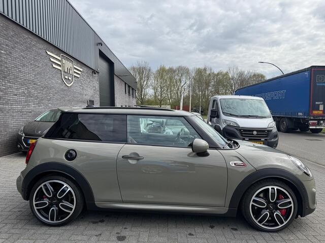 Mini John Cooper Works Mini 2.0 Chili | 1E EIGENAAR | 3/6/12MND GARANTIE | 230PK | PANO | ACC | CARPLAY | LED | HEAD-UP | NAVI | DAB |