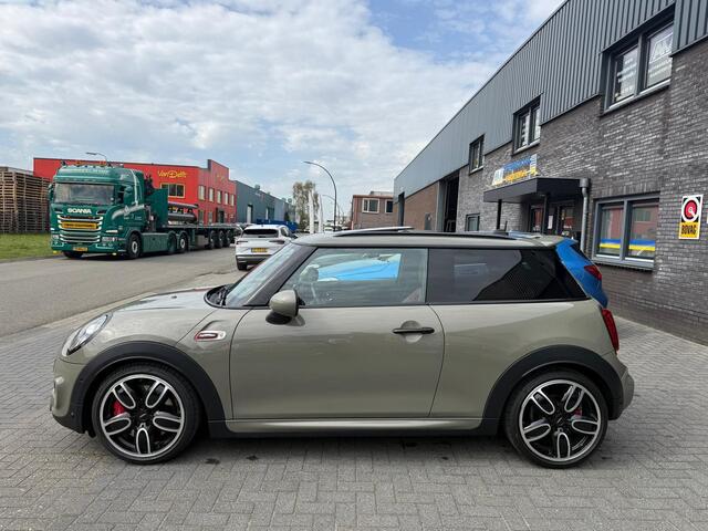 Mini John Cooper Works Mini 2.0 Chili | 1E EIGENAAR | 3/6/12MND GARANTIE | 230PK | PANO | ACC | CARPLAY | LED | HEAD-UP | NAVI | DAB |