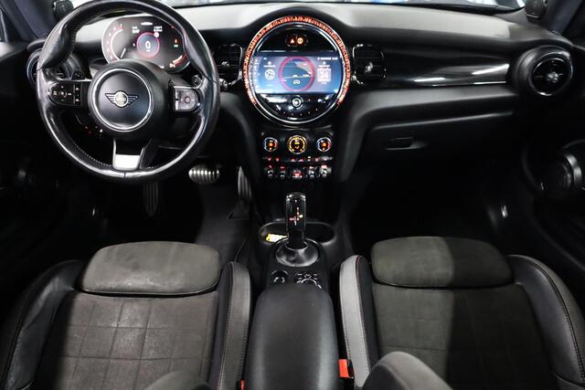 Mini John Cooper Works 3-Deurs 2.0 JCW Pack PANO HARMAN&KARDON CAMERA ADAPTIVE-CRUISE STOELVERW. CARPLAY 2XPDC 18''LMV ENZ.