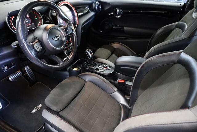 Mini John Cooper Works 3-Deurs 2.0 JCW Pack PANO HARMAN&KARDON CAMERA ADAPTIVE-CRUISE STOELVERW. CARPLAY 2XPDC 18''LMV ENZ.