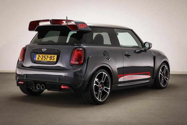 Mini John Cooper Works 3-Deurs 2.0 GP | LIMITED EDITION NR 1559 | COMFORT PACK | DAB | APPLE | DRAADLOZE LADER |