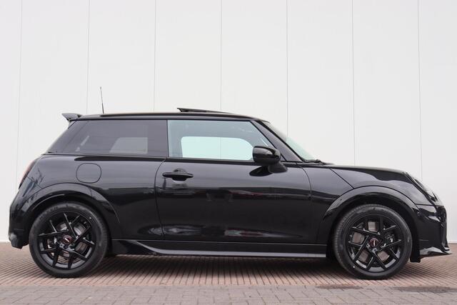 Mini MINI 3-deurs C JCW trim + Pakket M / Navi / Clima / Comfort Access / PDC / Achteruitrijcamera / Pano Dak / Head-Up /