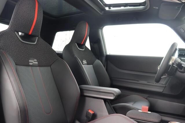 Mini MINI 3-deurs C JCW trim + Pakket M / Navi / Clima / Comfort Access / PDC / Achteruitrijcamera / Pano Dak / Head-Up /